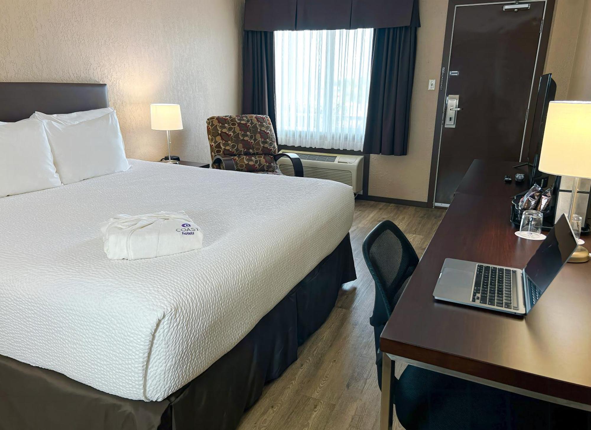 Coast Swift Current Hotel Eksteriør billede